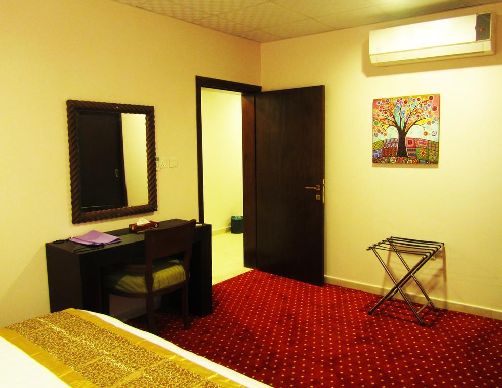Jw Inn Hotel Nadinah Habitación foto