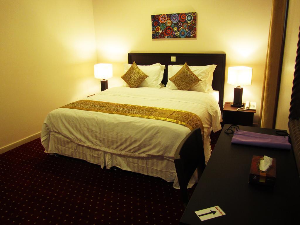 Jw Inn Hotel Nadinah Habitación foto
